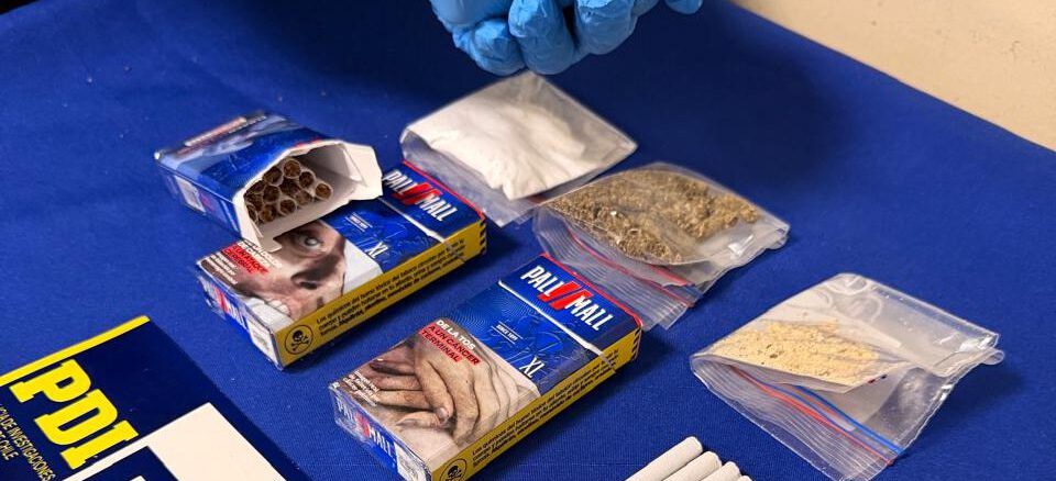 Agentes de la PDI incautan cigarrillos cargados con sustancias ilícitas destinados a una cárcel en Temuco