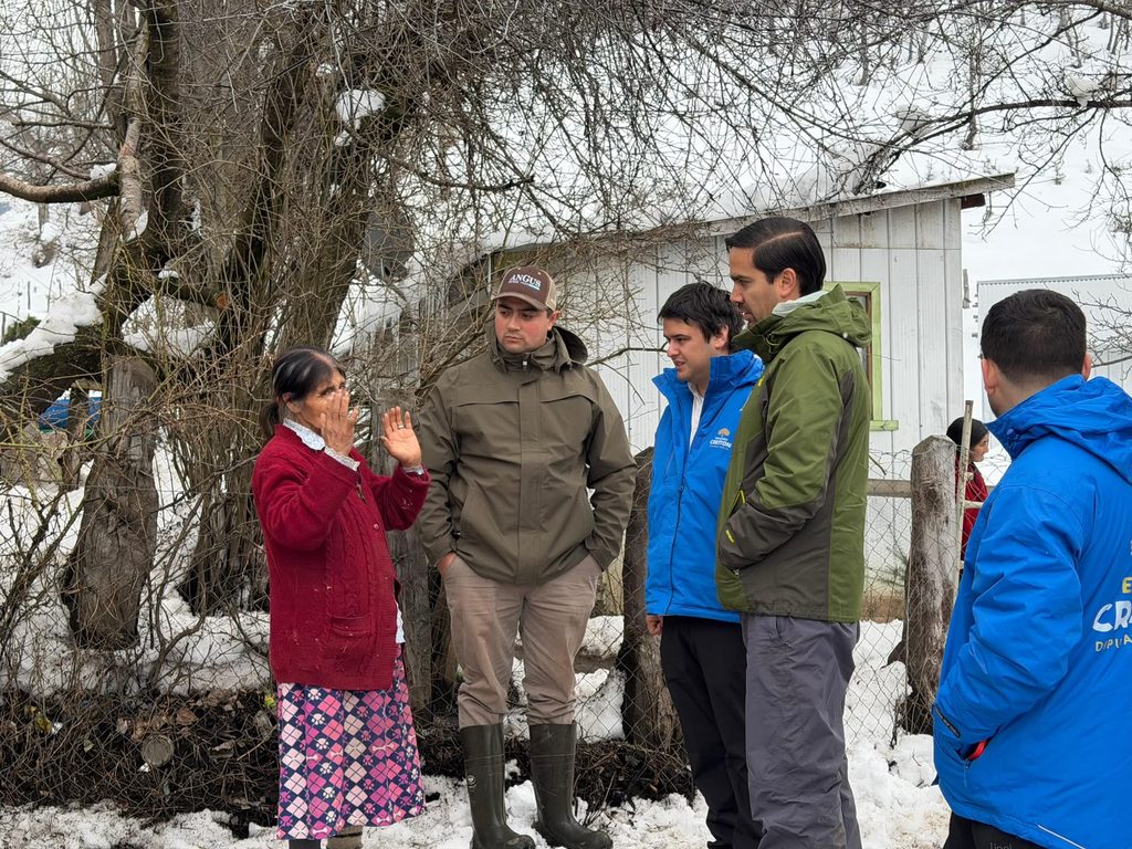El diputado Eduardo Cretton recorre zonas nevadas de Lonquimay junto a autoridades locales para evaluar daños y necesidades