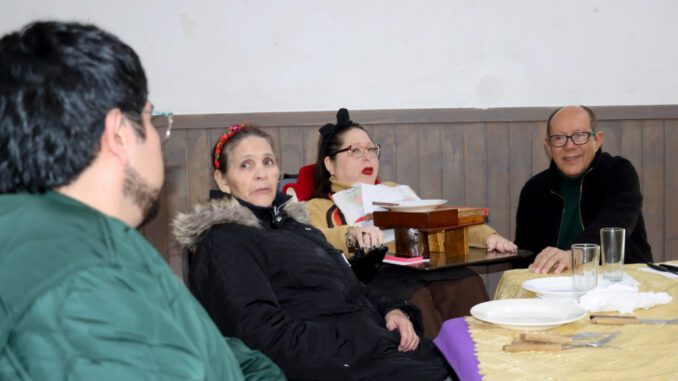 Socios y autoridades durante el almuerzo de camaradería por el 44 aniversario del Club de Discapacitados de Villarrica