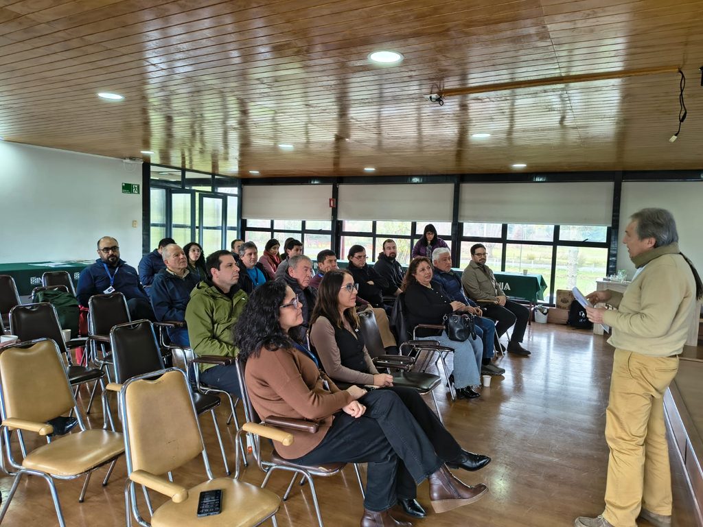 Integrantes del Comité Operativo de Biodiversidad visitan las instalaciones de INIA Carillanca en La Araucanía.