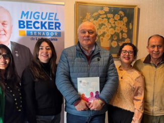 El senador Miguel Ángel Becker durante una intervención sobre programas de talentos académicos en Chile