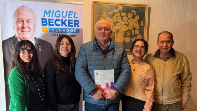 El senador Miguel Ángel Becker durante una intervención sobre programas de talentos académicos en Chile