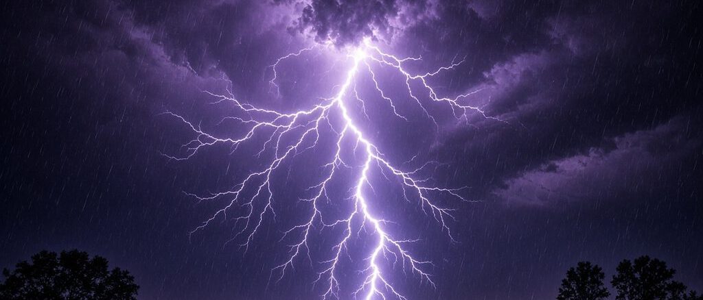 Nubes de tormenta sobre el paisaje de la región de La Araucanía en Chile