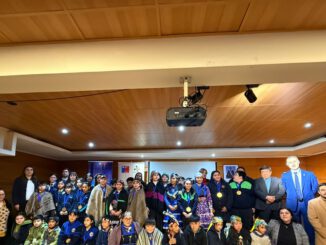 Estudiantes de educación básica participando en la creación de discursos wewpin para fortalecer la cultura mapuche en La Araucanía