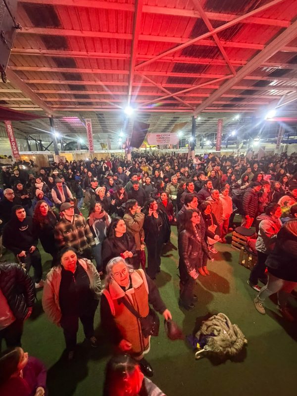 Multitudinaria asistencia de familias en la primera edición de Expo Mundo Familia en el Estadio Germán Becker de Temuco