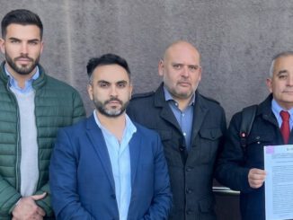 Lenin Arroyo de FENATE denunciando la gestión del Gobierno Regional de La Araucanía ante la prensa