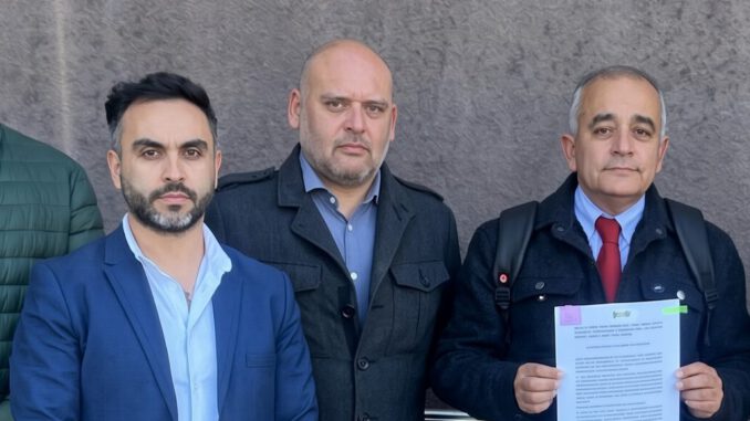 Dirigente de FENATE denunciando la falta de transparencia del Gobierno Regional de La Araucanía