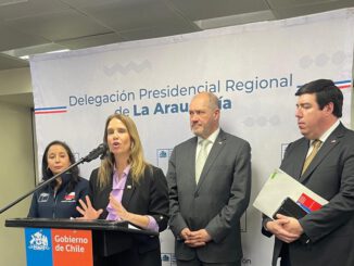 Autoridades gubernamentales anunciando el proyecto Cautelares Reforzadas para proteger a mujeres víctimas de violencia