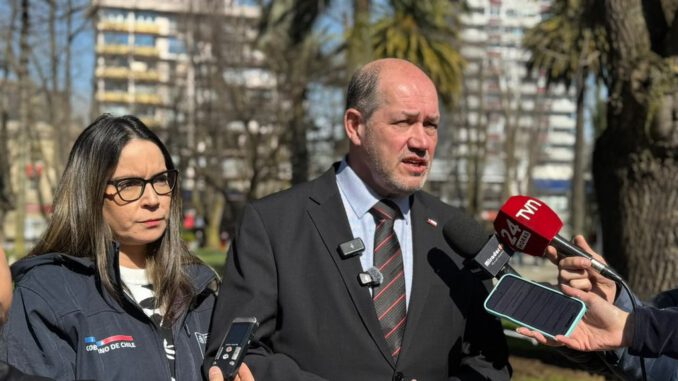 Autoridades regionales de La Araucanía informando sobre el pago de bonos de recuperación tras sistema frontal