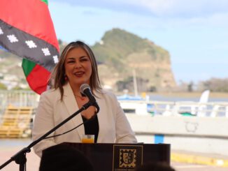 Pescadores de Caleta El Huilque recibiendo sus nuevas embarcaciones financiadas por el Gobierno Regional