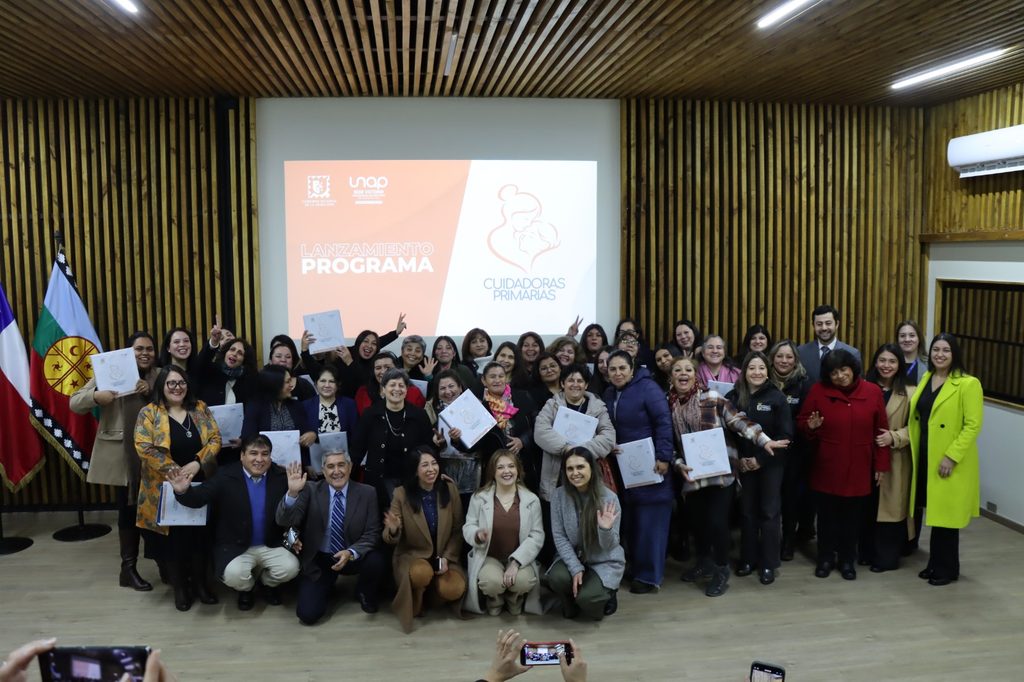 Mujeres cuidadoras participando en el programa de formación y certificación laboral en Malleco