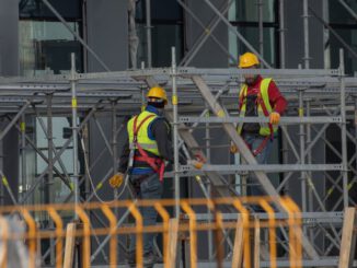 Gráfico que muestra la evolución del empleo formal e informal en la región de La Araucanía
