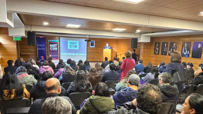Lanzamiento del programa de educación Matemática Conectada en la región de La Araucanía con docentes y autoridades