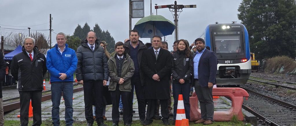 Obras de construcción y renovación de vías en el proyecto de extensión del tren Temuco-Gorbea en La Araucanía.