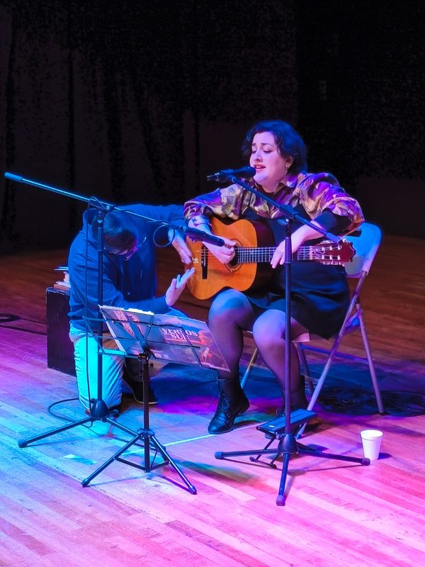 Presentación musical de guitarra campesina junto a Leonardo Matus en el Centro Cultural de Lautaro