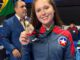 La karateca chilena Mayra Lefevre celebrando su medalla de bronce tras su destacada participación en el Panamericano de Costa Rica