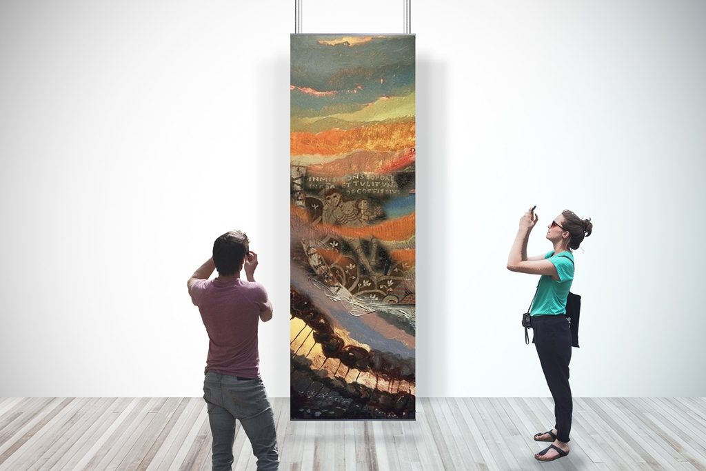Obras de arte expuestas en la Sala de Exposiciones de la Universidad Autónoma de Chile en Temuco