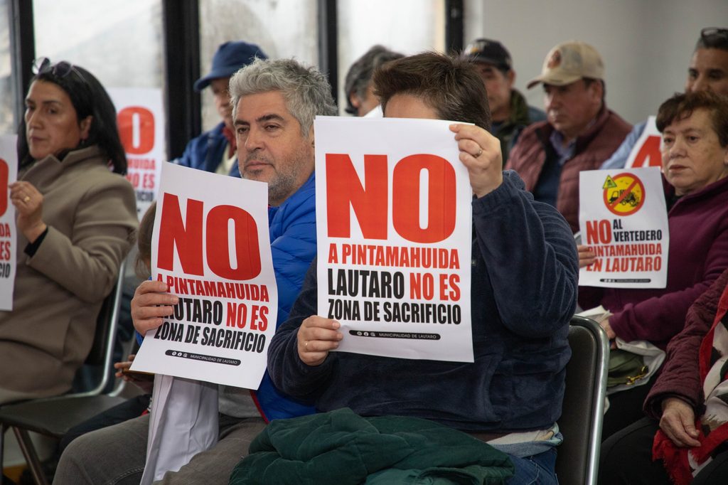 Autoridades y vecinos de Lautaro protestan contra el proyecto de vertedero Pintamahuida