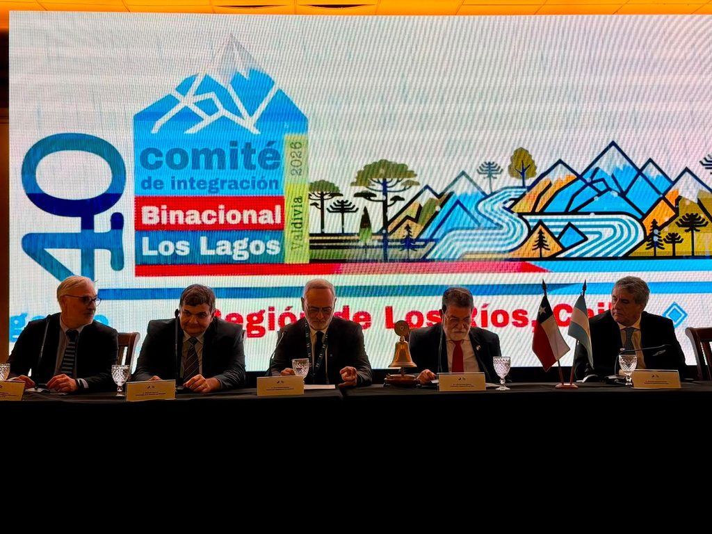 Alcalde y concejales de Lonquimay participan en el Comité de Integración Los Lagos en Valdivia