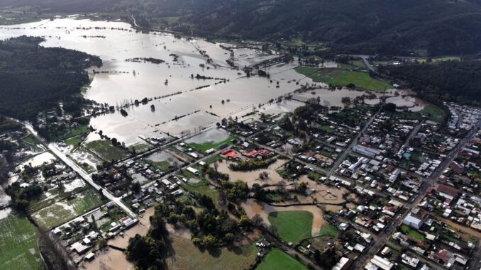 Vista de inundaciones en zonas rurales de Lumaco tras intensas lluvias