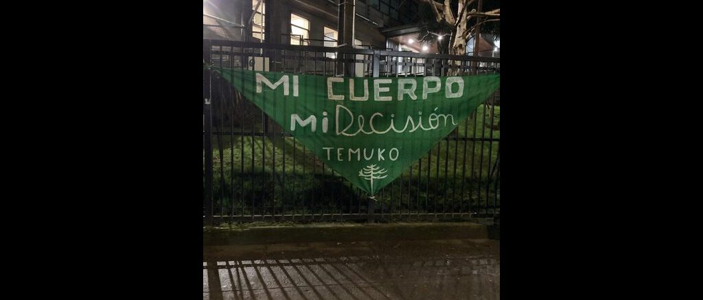 Manifestación feminista en Temuco en contra del proyecto de ley Escucha su corazón
