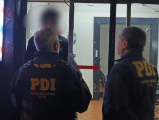Agentes policiales realizando procedimientos en el megaoperativo desarrollado en la región de La Araucanía