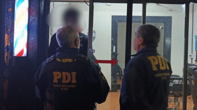 Agentes policiales realizando procedimientos en el megaoperativo desarrollado en la región de La Araucanía