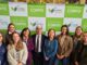 Mujeres profesionales del sector agrícola debatiendo en un seminario sobre sostenibilidad e innovación