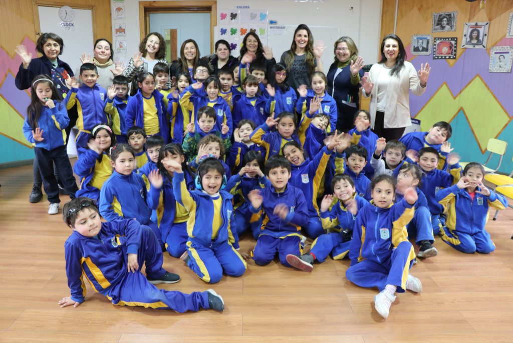 Estudiantes de Villarrica participando en una jornada de storytelling en inglés del programa We Learn