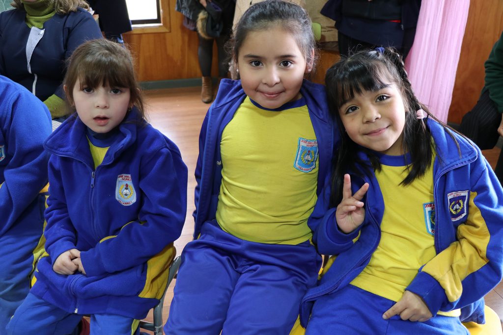 Estudiantes de Villarrica participando en una jornada de storytelling en inglés del programa We Learn