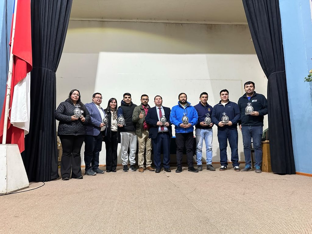 Estudiantes participando en la Posta Patriótica entre Purén y Los Sauces
