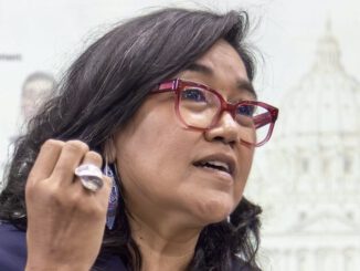 Sandra Arenas decana de la Facultad de Ciencias Religiosas y Filosofía de la UC Temuco reflexionando sobre el modelo universitario.