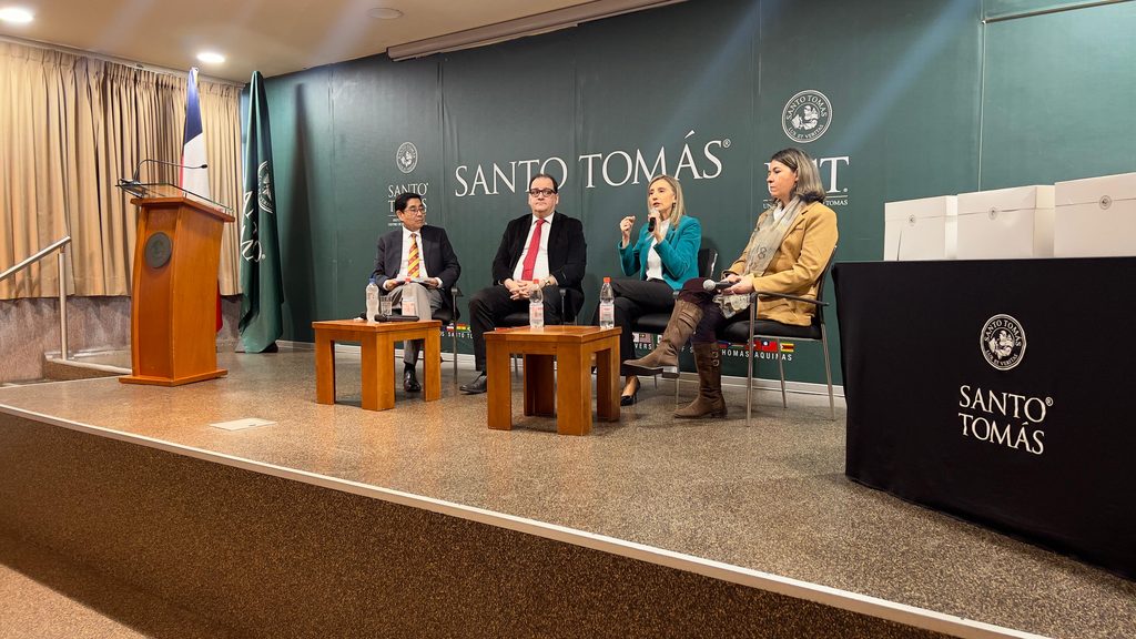 Expertos y orientadores participan en el seminario Mentes que Transforman en Santo Tomás Temuco