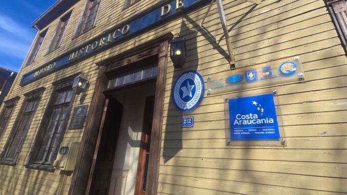 Edificio de la Asociación de Municipios Costa Araucanía en Carahue donde se investigan denuncias por acoso.