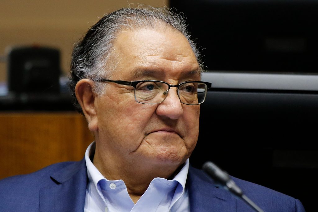 Senador Francisco Huenchumilla interviniendo en la sala del Senado de Chile