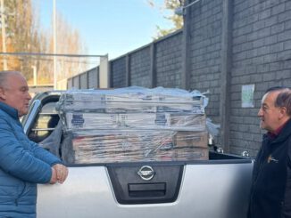 Senador Miguel Becker y autoridades locales coordinando entrega de alimentos a damnificados en Angol