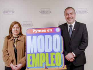 Emprendedores recibiendo asesoría y financiamiento de Sercotec en la región de la Araucanía para iniciar negocios formales.