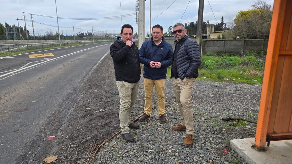 Reunion entre Seremi de Transportes y el alcalde de Renaico para evaluar proyectos viales y daños por lluvias