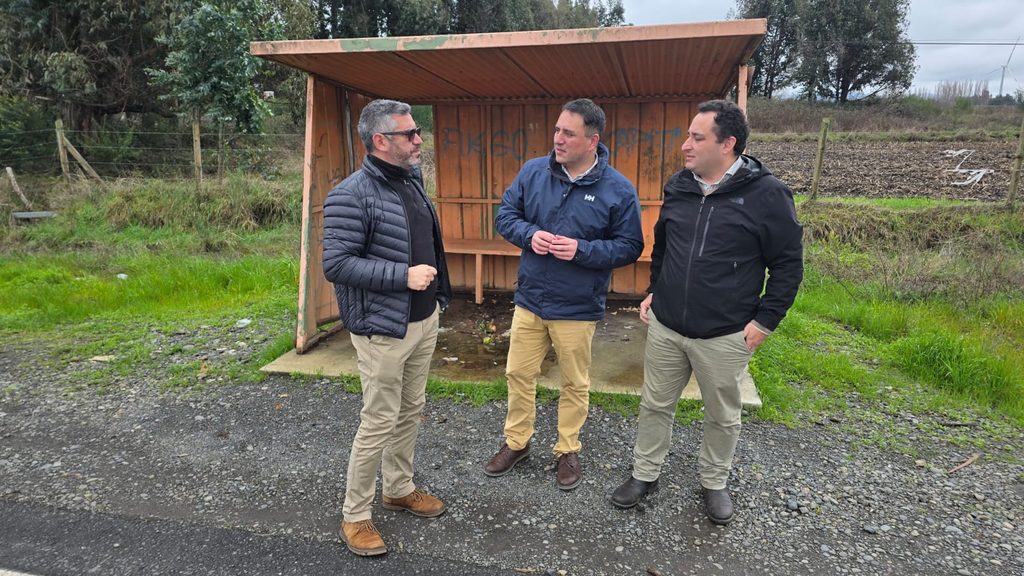 Reunion entre Seremi de Transportes y el alcalde de Renaico para evaluar proyectos viales y daños por lluvias