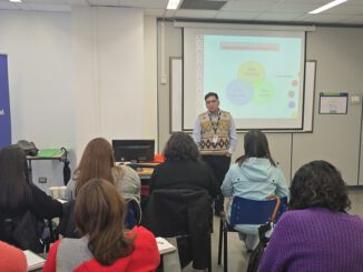 Funcionarios del Servicio Nacional de Reinserción Social Juvenil participando en taller de interculturalidad y derechos humanos en La Araucanía