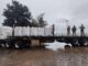 Entrega de sacos de avena forrajera a pequeños agricultores afectados por inundaciones en Carahue
