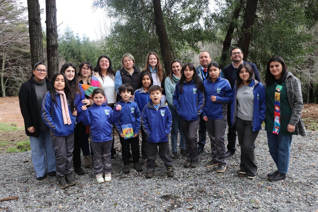 Subsecretaria de Ciencia visita escuela rural en Villarrica junto a estudiantes y docentes del Programa Explora