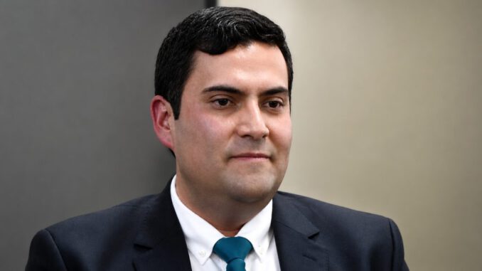 Llino Gonzalez presidente regional de la UDI Araucanía defendiendo el legado de Sebastian Piñera