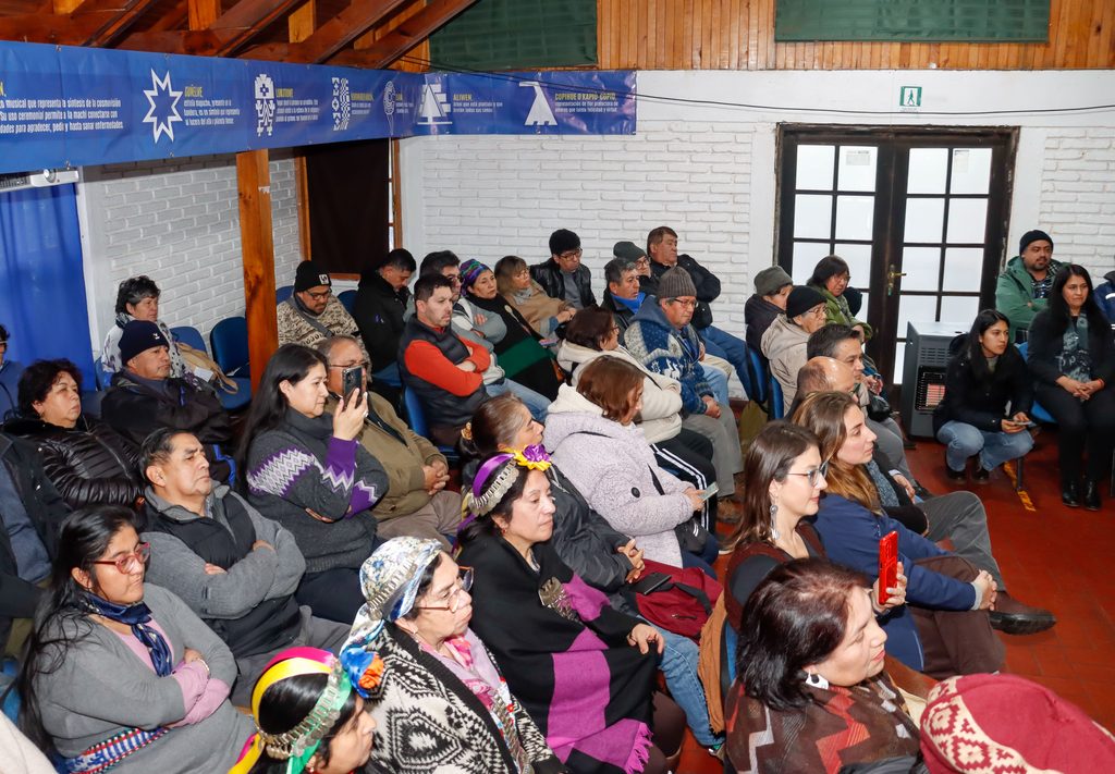 Autoridades y dirigentes de comunidades mapuche inician proyectos de conservación del patrimonio cultural en Villarrica
