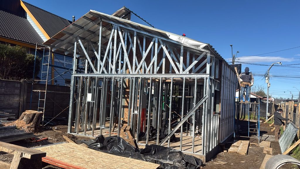Obras de construcción de la nueva sede comunitaria para la Junta de Vecinos Villa Europa en Villarrica