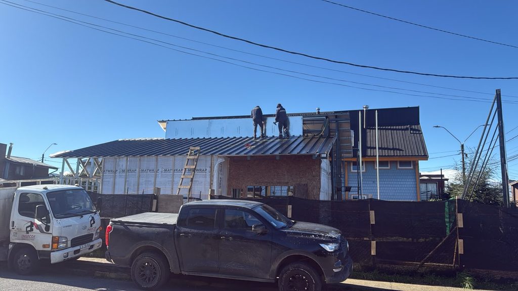 Obras de construcción de la nueva sede comunitaria para la Junta de Vecinos Villa Europa en Villarrica