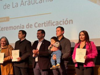 Ceremonia de graduación de profesionales del Diplomado en Producción Apícola Sustentable en la UCT.