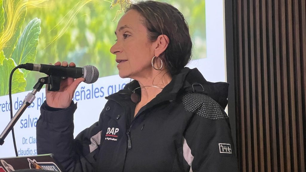 Agricultores participando en el 2do Encuentro Regional del programa TAS en INIA Carillanca La Araucanía