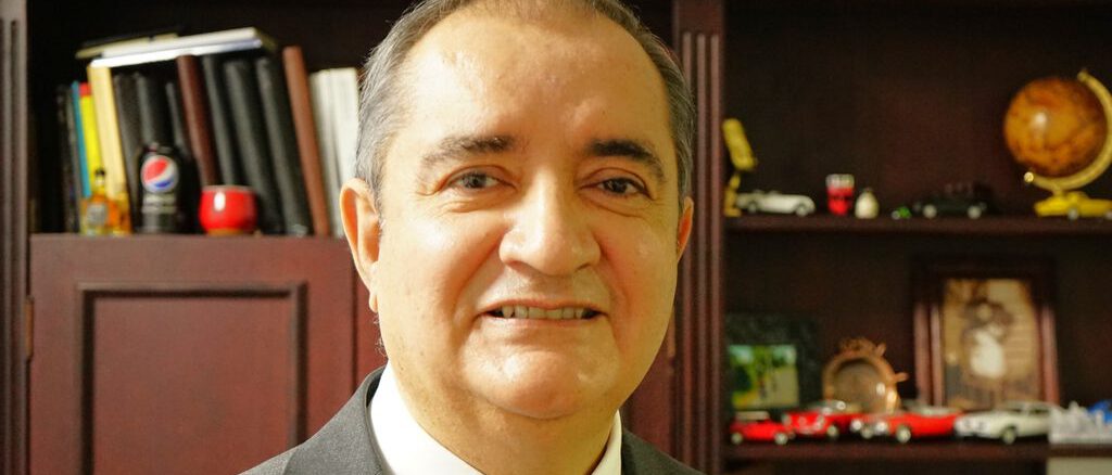 Presidente de la Cámara de Comercio de La Araucanía analizando las cifras del sector minorista