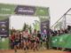 Corredores de trail running participando en una competencia de montaña en el Parque CMPC Pumalal